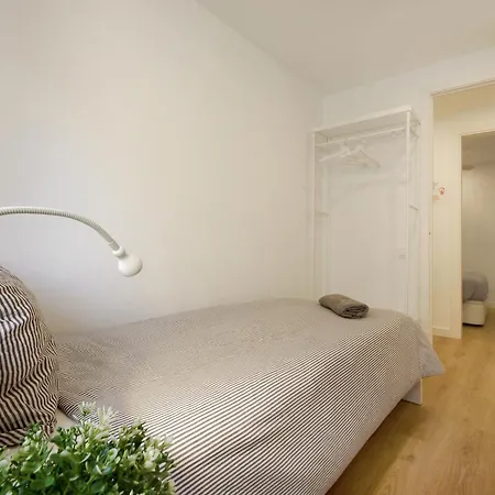 Charming And Quiet Apartments Near Barcelona L’Hospitalet de Llobregat Exterior foto