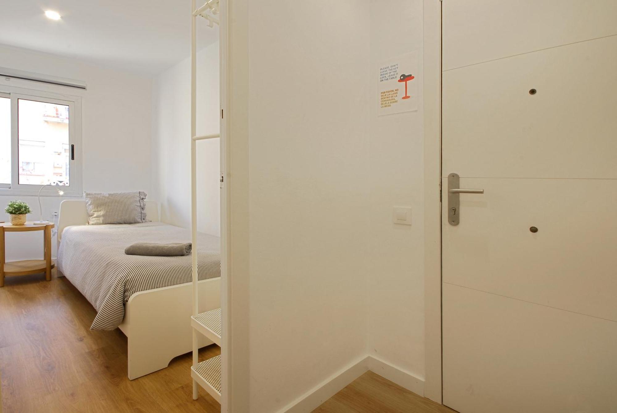 Charming And Quiet Near Barcelona Apartment *